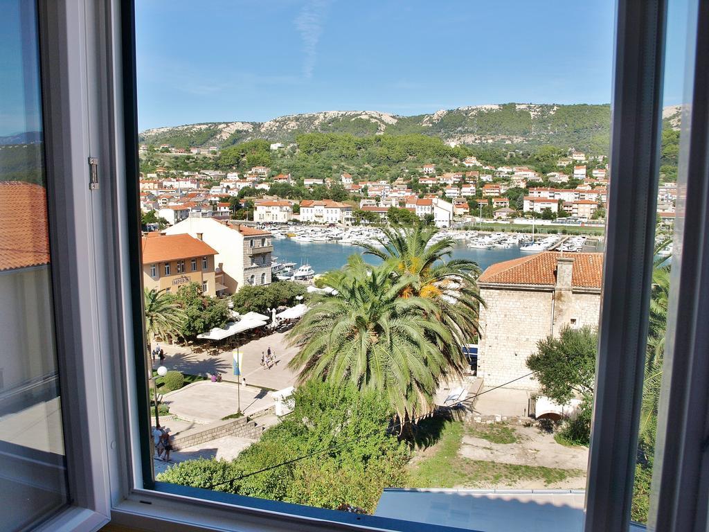 Rooms And Studio Old Town Rab Town Quarto foto